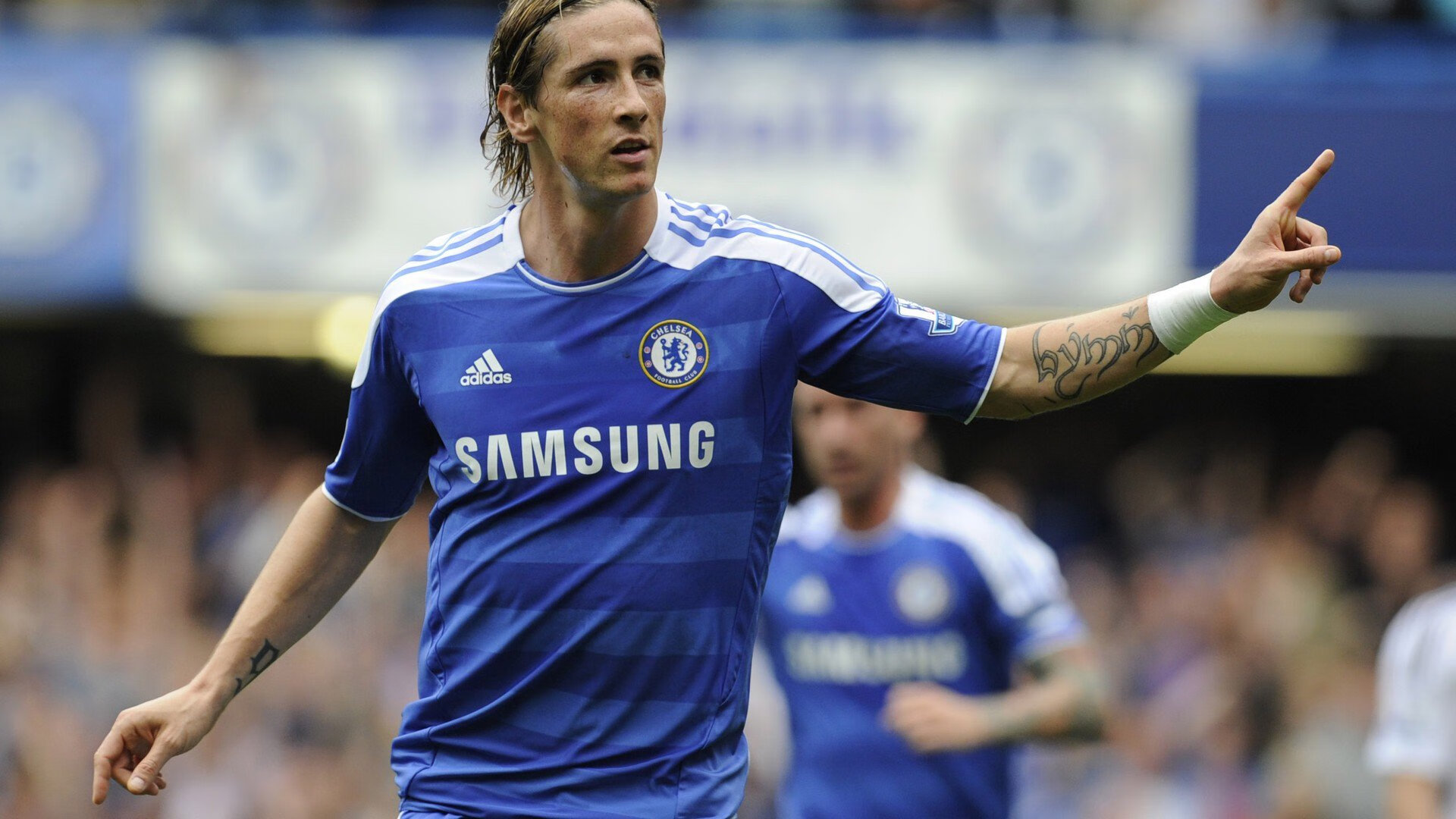 ac米兰官网首页-“德甲火药味十足，争冠集团逐渐成形”，争冠组赛程