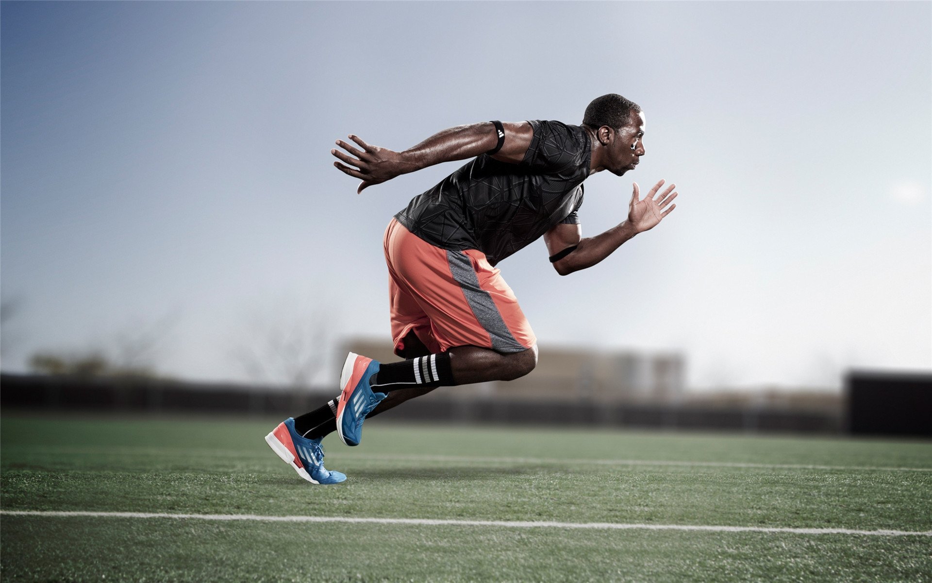 米兰体育报-蒂贾内·萨卢恩在NBA夏季联赛中表现亮眼，萨内蒂巅峰期