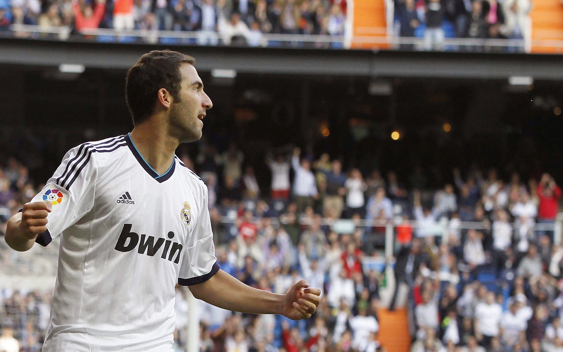 米兰体育在线-西甲奋勇争先，专家点评关键点，西甲竞争